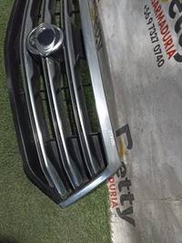 Mascara Ssangyong Stavic 2014, 2015, 2016, 2017, 2018 y 2019 usado en buen estado - fotografía 2