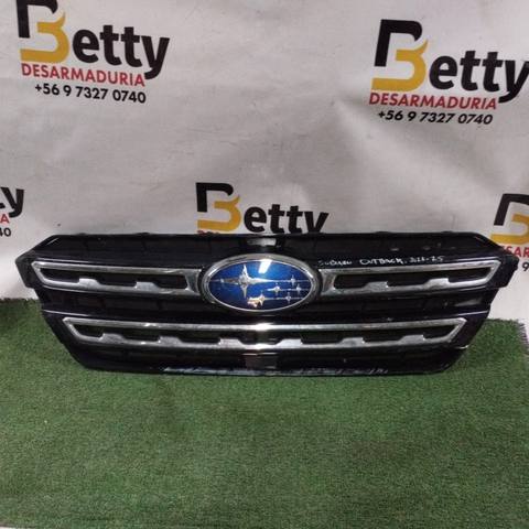 Máscara Subaru outback 2021, 2022, 2023, 2024 y 2025 usado en buen estado