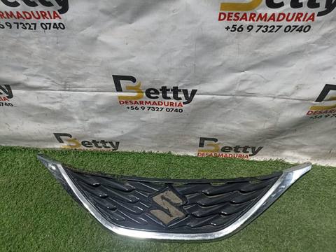 Mascara Suzuki Baleno 2021 y 2022 usado en buen estado