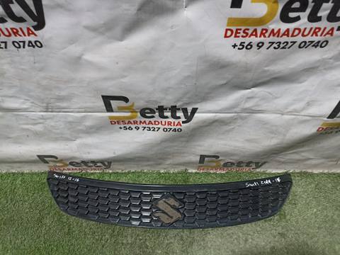 Mascara Suzuki Swift 2012, 2013 y 2014 usado en buen estado