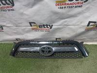 Mascara Toyota 4 Runer 2010, 2011, 2012 y 2013 usado en buen estado