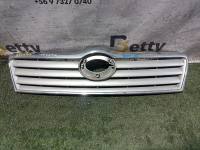 Mascara Toyota Avensis 2003, 2004, 2005 y 2006 usado en buen estado