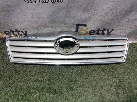 Mascara Toyota Avensis 2003, 2004, 2005 y 2006 usado en buen estado