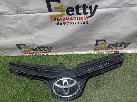 Mascara Toyota Corolla 2014, 2015, 2016 y 2017 usado en buen estado