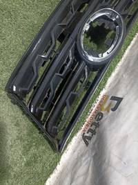 Máscara Toyota fortuner 2021, 2022, 2023, 2024 y 2025 usado en buen estado - fotografía 2