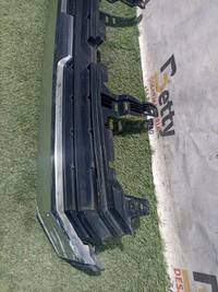 Mascara Toyota Hiace 2020, 2021, 2022, 2023, 2024, 2025 y 2026 usado en buen estado - fotografía 2