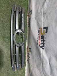 Mascara Toyota Hilux 2016, 2017, 2018, 2019, 2020, 2021, 2022, 2023 y 2024 usado en buen estado