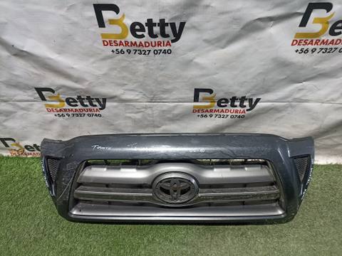 Mascara Toyota Tacoma 2005, 2006, 2007, 2008, 2009 y 2010 usado en buen estado