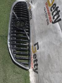 Máscara Volvo V40 2011 en adelante usado en buen estado - fotografía 2