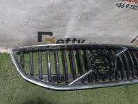 Máscara Volvo V40 2011 en adelante usado en buen estado - fotografía 3