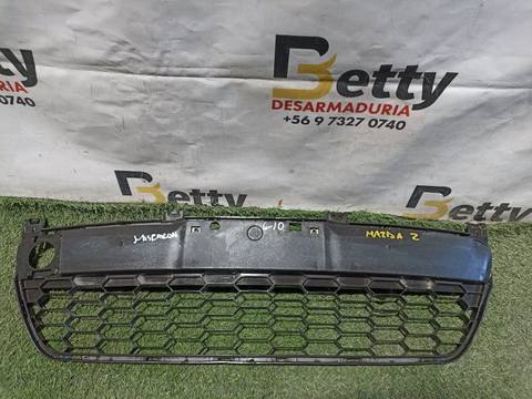 Rejilla de parachoque Mazda 2 2007, 2008, 2009 y 2010 usado en buen estado
