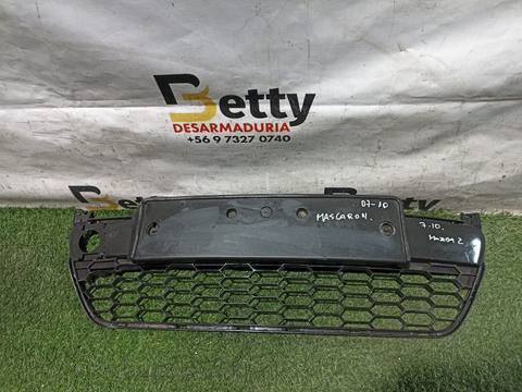 Rejilla de parachoque Mazda 2 2007, 2008, 2009 y 2010 usado en buen estado