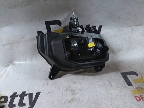 Neblinero derecho Hyundai H100 2012, 2013, 2014, 2015, 2016, 2017, 2018, 2019 y 2020 usado en buen estado
