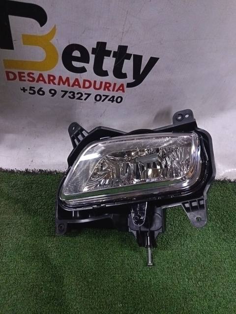 Neblinero derecho Hyundai H100 Porter 2012, 2013, 2014, 2015, 2016, 2017, 2018, 2019 y 2020 usado en buen estado
