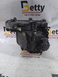 Óptico derecho Hyundai staria 2021 en adelante usado en buen estado - fotografía 3