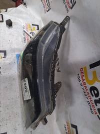 Óptico derecho Nissan NP300 fondo negro 2015 en adelante usado en buen estado - fotografía 2