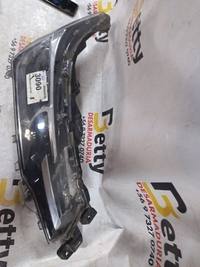 Óptico derecho Toyota Corolla 2020 en adelante usado en buen estado - fotografía 2