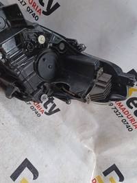 Óptico derecho Toyota Corolla Cross led híbrido 2023 en adelante usado en buen estado - fotografía 4