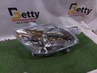 Óptico derecho Toyota Yaris sedan 2006, 2007, 2008, 2009, 2010, 2011, 2012 y 2013 usado en buen estado