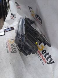 Óptico izquierdo Hyundai Accent BM7 2024, 2025, 2026 y 2027 usado en buen estado - fotografía 2