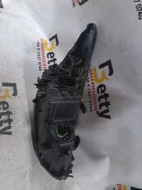 Óptico izquierdo Hyundai Santa Fe 2013, 2014 y 2015 usado en buen estado - fotografía 3