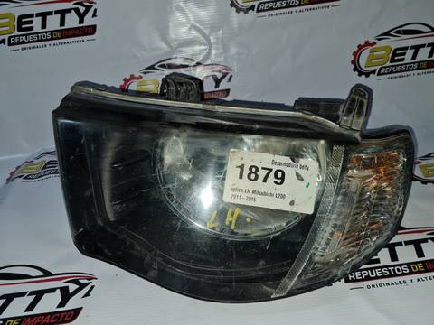 Óptico izquierdo Mitsubishi L200 2011, 2012, 2013, 2014 y 2015 usado en buen estado