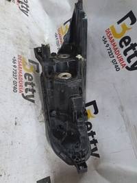 Óptico izquierdo Nissan Versa 2020 en adelante usado en buen estado - fotografía 3
