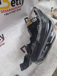 Óptico izquierdo Toyota Yaris Cross 2023, 2024, 2025 y 2026 usado en buen estado - fotografía 2