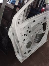 Puerta delantera derecha Peugeot 3008 / 5008 5008 / 3008 2018, 2019, 2020, 2021, 2022, 2023, 2024, 2025 y 2026 usado con detalles - fotografía 8