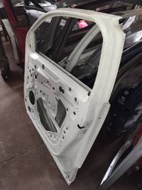 Puerta delantera derecha Peugeot 3008 / 5008 5008 / 3008 2018, 2019, 2020, 2021, 2022, 2023, 2024, 2025 y 2026 usado con detalles - fotografía 9