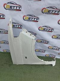 Tapabarro derecho Chevrolet N400 usado en buen estado