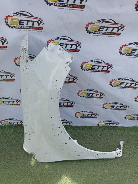 Tapabarro derecho Ford edge 2008 en adelante usado en buen estado