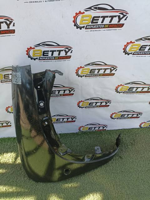 Tapabarro derecho Ford k 2003 en adelante usado en buen estado