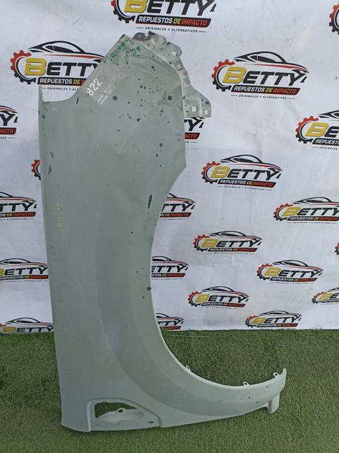Tapabarro derecho Ford Ranger tailandesa 2011 en adelante usado en buen estado