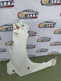 Tapabarro derecho Mazda 2 2007 en adelante usado en buen estado