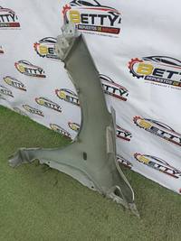 Tapabarro derecho Mazda 2 2007 en adelante usado en buen estado - fotografía 4
