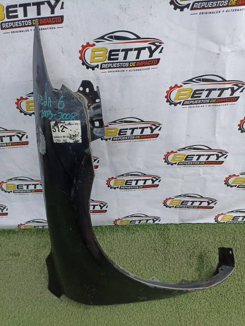 Tapabarro derecho Mazda 6 2003 en adelante usado en buen estado