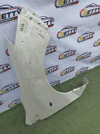 Tapabarro derecho Subaru impresa 2013 en adelante usado en buen estado - fotografía 2