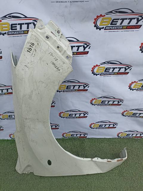 Tapabarro derecho Subaru impresa 2013 en adelante usado en buen estado