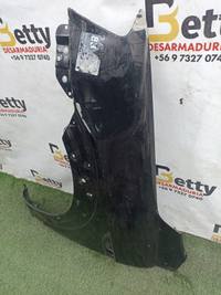 Tapabarro izquierdo Chevrolet Captiva 2012 en adelante usado en buen estado