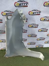 Tapabarro izquierdo Chevrolet Dmax 4x2 2015 en adelante usado en buen estado - fotografía 4