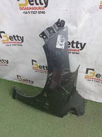 Tapabarro izquierdo Mazda 2 2007 en adelante usado en buen estado