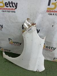 Tapabarro izquierdo Nissan Versa 2012, 2013, 2014, 2015, 2016, 2017, 2018 y 2019 usado en buen estado